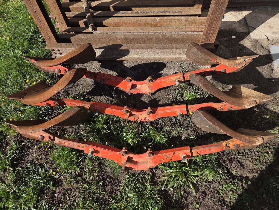 Duży pług ażurowy Kuhn Huard Multimaster 120 3+1