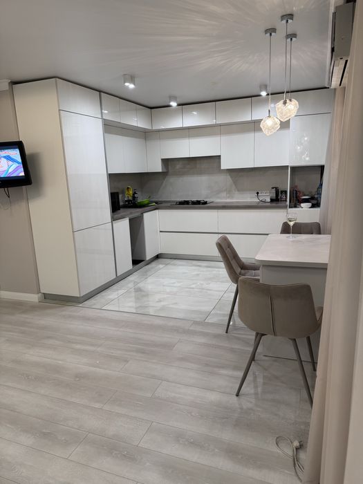 Аренда 2 х комнатной люкс квартиры в центре, район парка