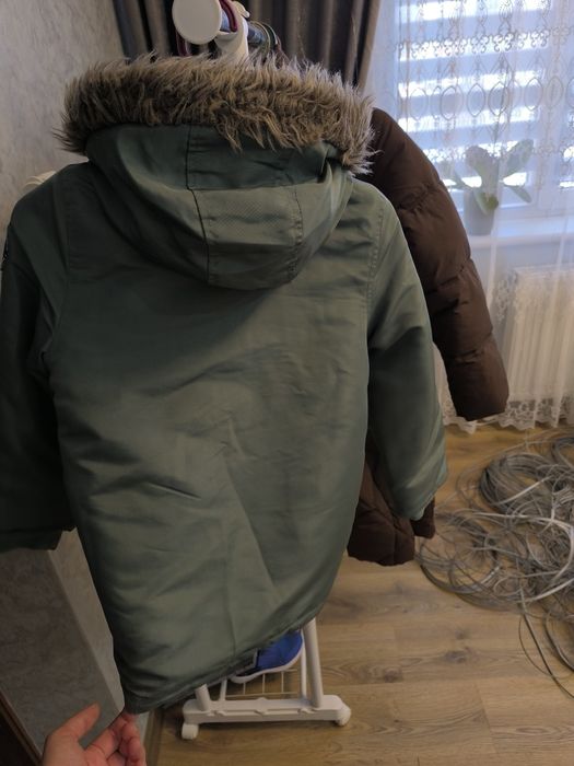 Тепла куртка в ідеальному стані