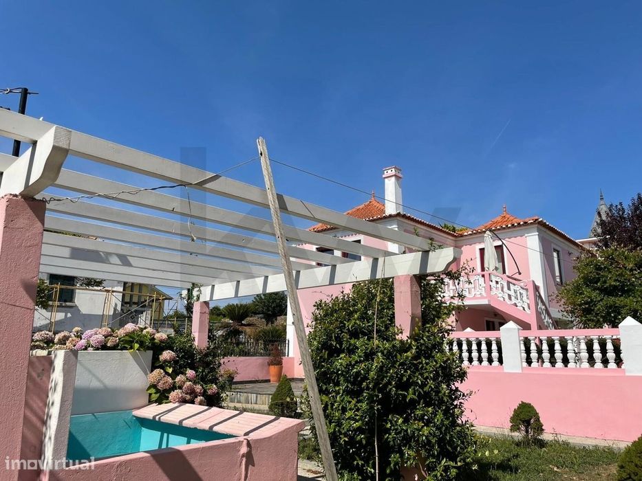 Vila Beatriz – Moradia com Vista Mar | Oportunidade para Investimento
