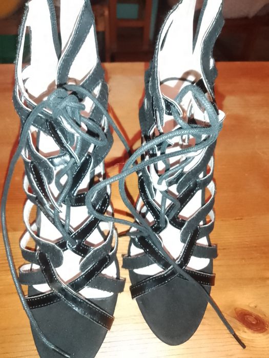 Buty damskie na obcasie