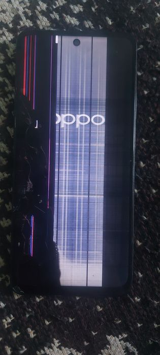 Smartfon Oppo A40 uszkodzony