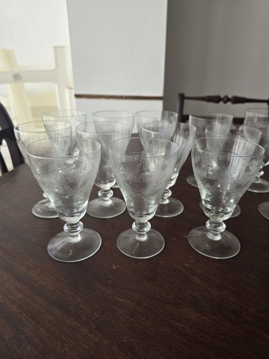 Conjunto de Garrafas, Jarro e Copos