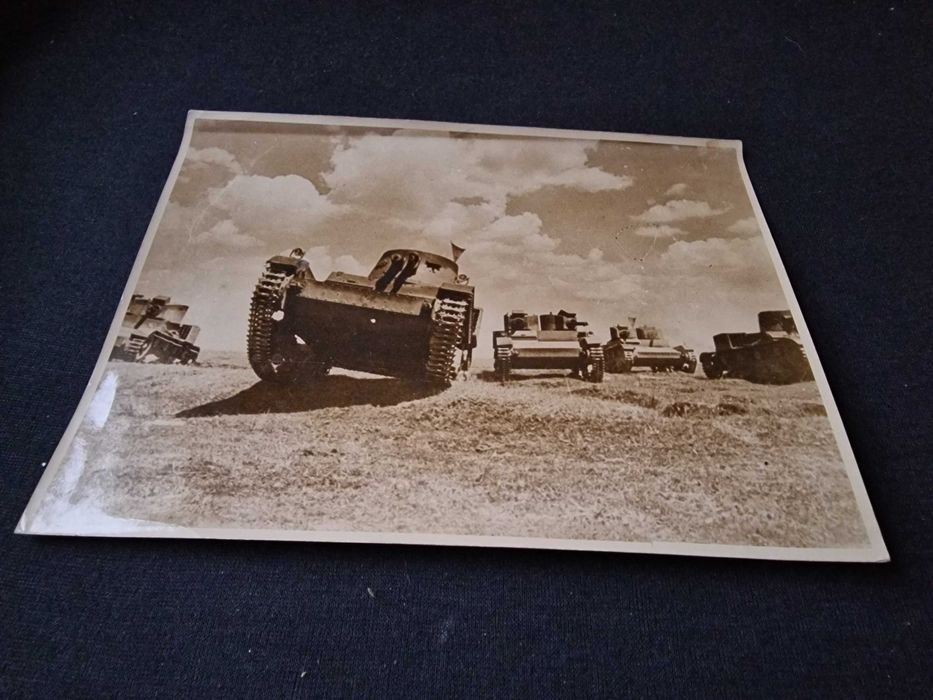 Oryginalne zdjecie polskich czołgów Vicekrs 1939 + książka