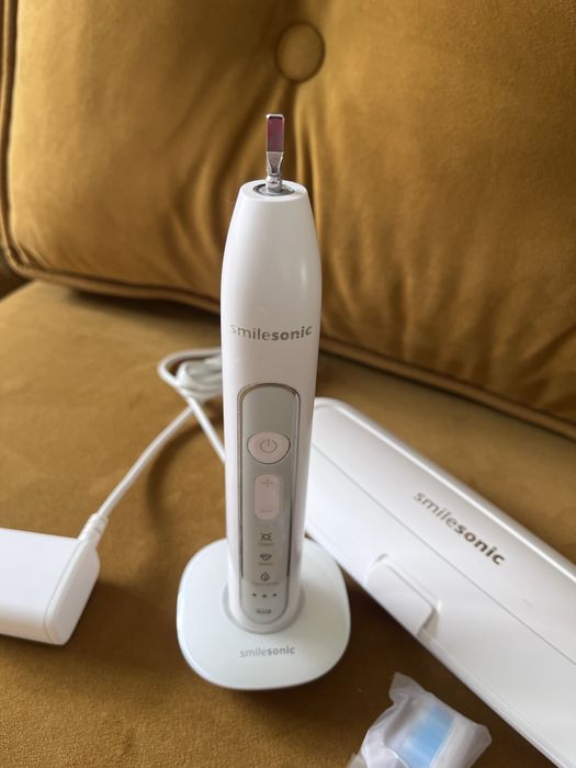 Szczoteczka soniczna Smilesonic UP White