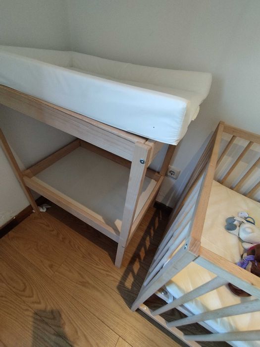 Conjunto Quarto de Bebé IKEA SNIGLAR: Berço + Colchão + Trocador