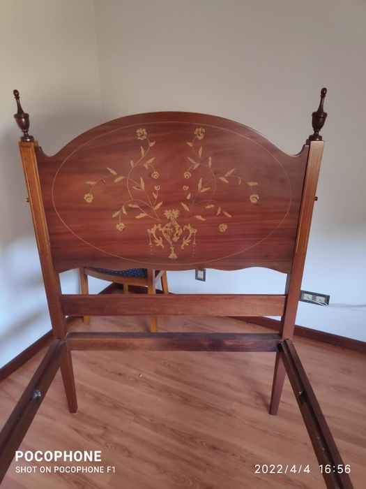Cama D Maria em óptimo estado