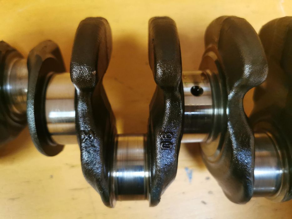 Wał korbowy bmw x6 e71  lci 30D 306km n57d30b