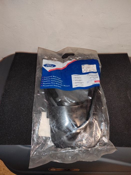 Комплект передних брызговиков Ford Escort