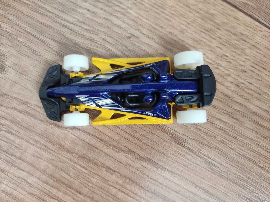 Hot Wheels DTX06 Trach Hammer autko auto resorak dla dzieci metal