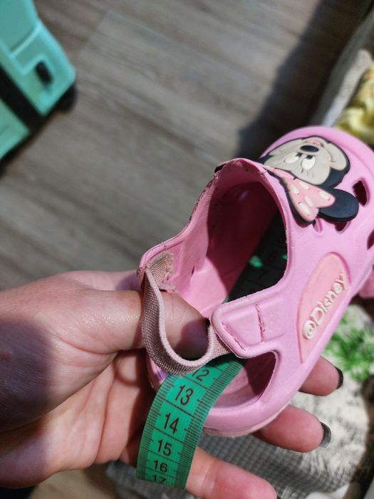 Босоножки, кроксы, сандалии на девочку