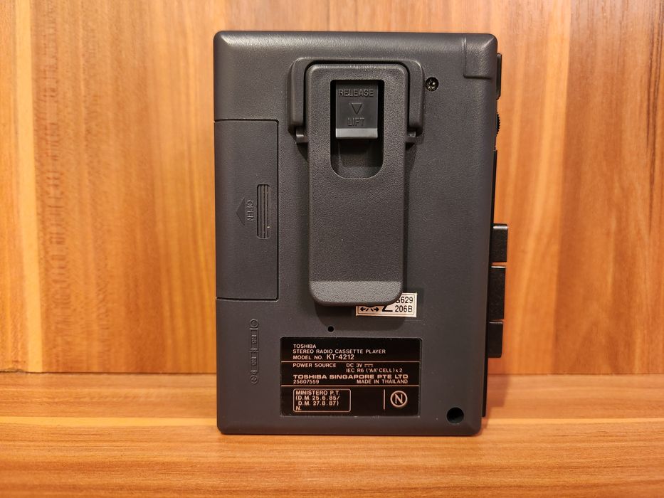 Toshiba kt-4212 касетний плеєр