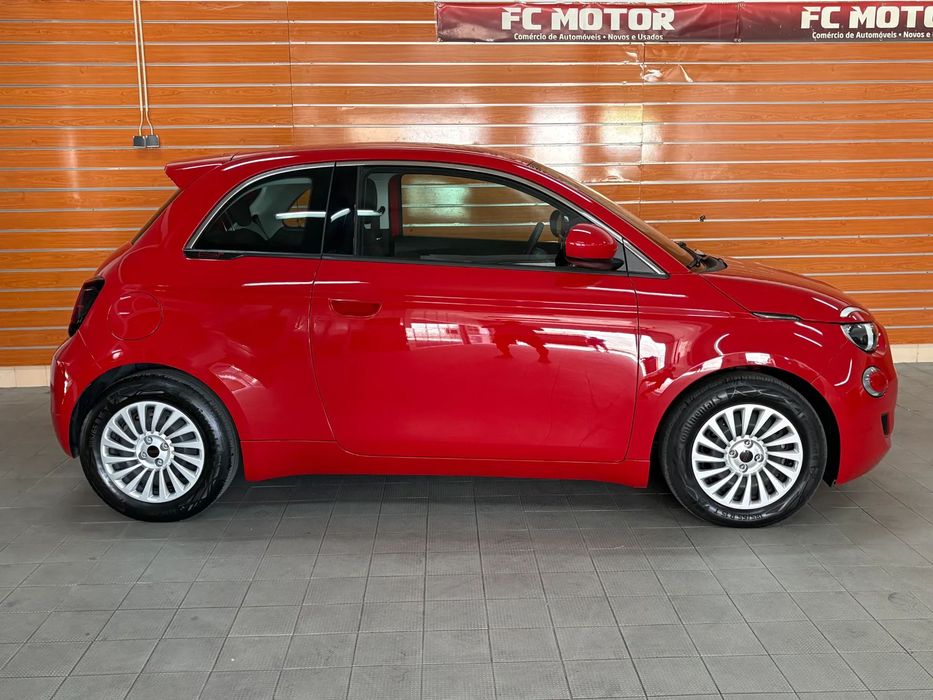 Fiat 500e (RED)529847585184819203