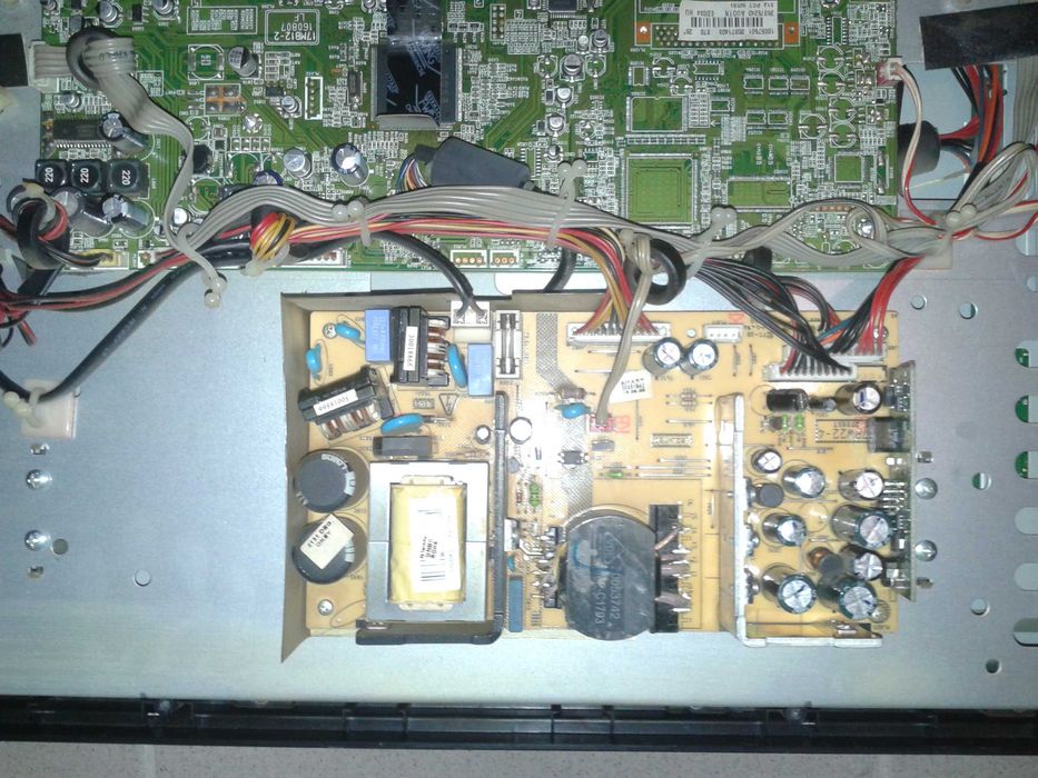 Telewizor LCD części TV Technika 26" elektronika podzespoły głośniki