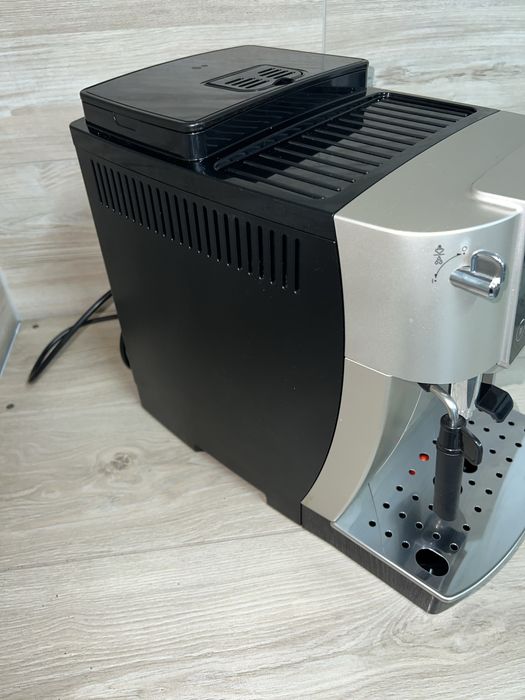 Кавоварка Delonghi Magnifica start