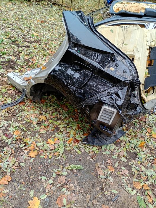 Chr II ćwiartka tylna lewa lub prawa plug in 23-25 r błotnik