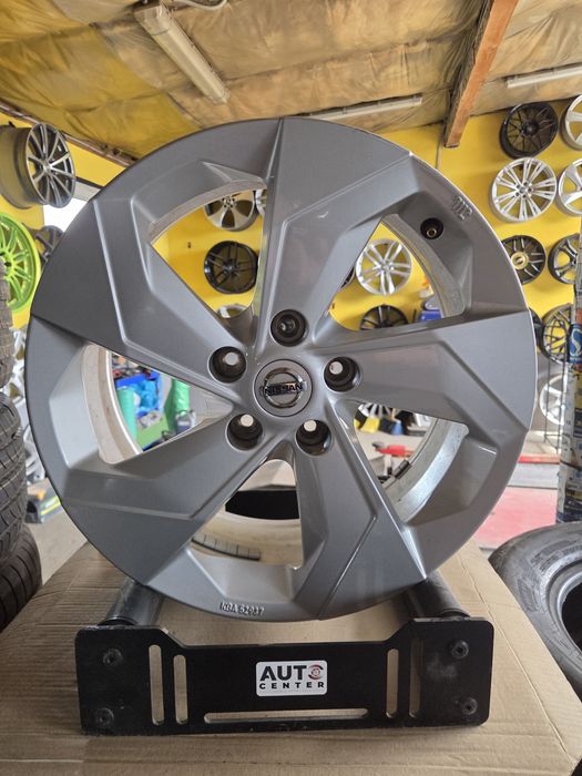 Felgi Aluminiowe 5x114,3 7Jx17 ET 35 Nissan Renault