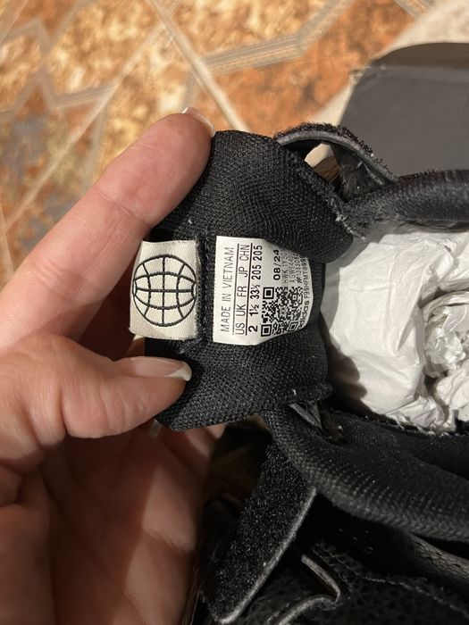Демісезонні кросівки adidas