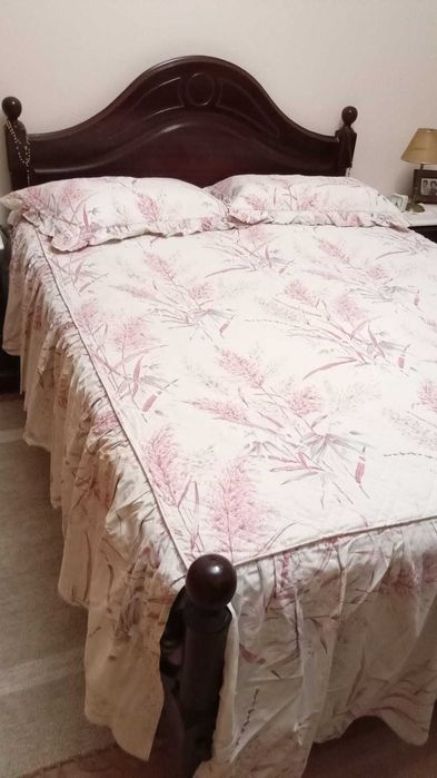 Cama de casal com estrado