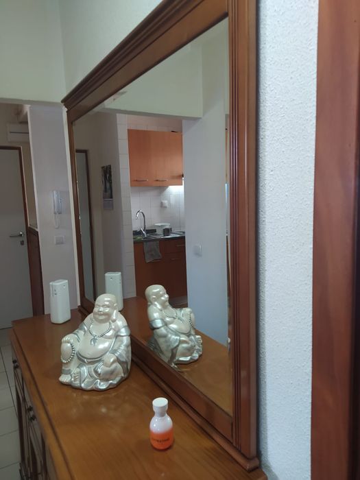 Aparador com espelho