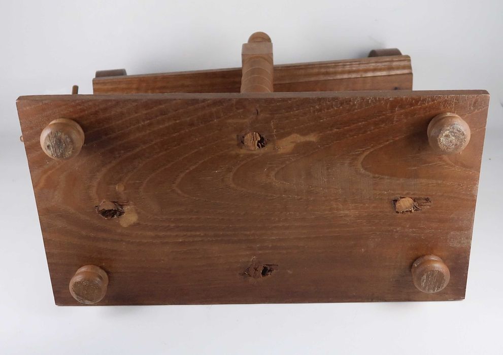 Decantador antigo em madeira