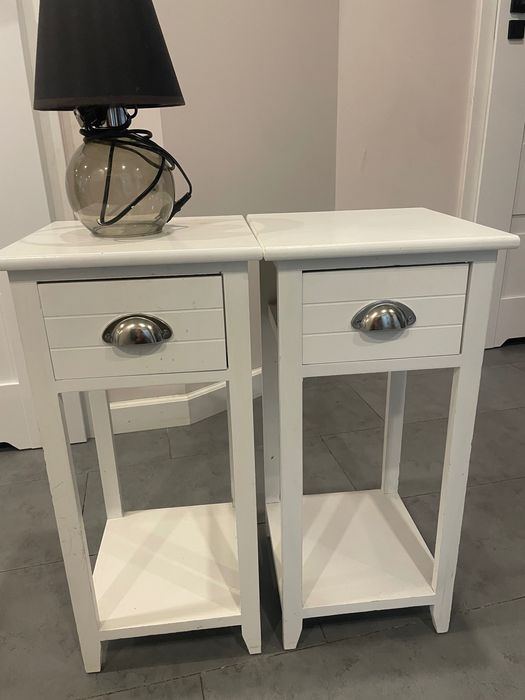 Białe szafki nocne