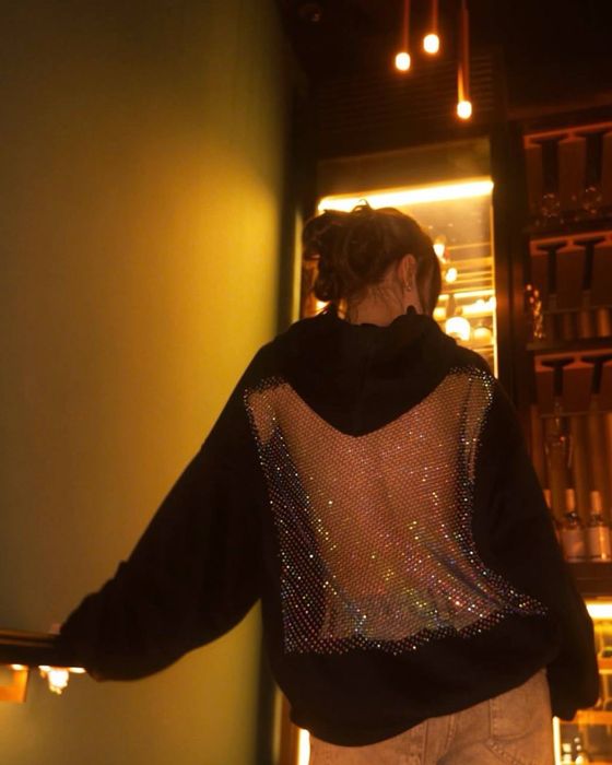 Худі з відкритою спиною. Жіноче худі з сіткою на спині. Худі з блиском