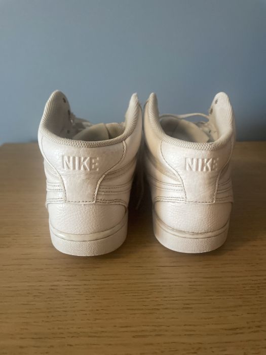 Vendo tenis bota Nike branco