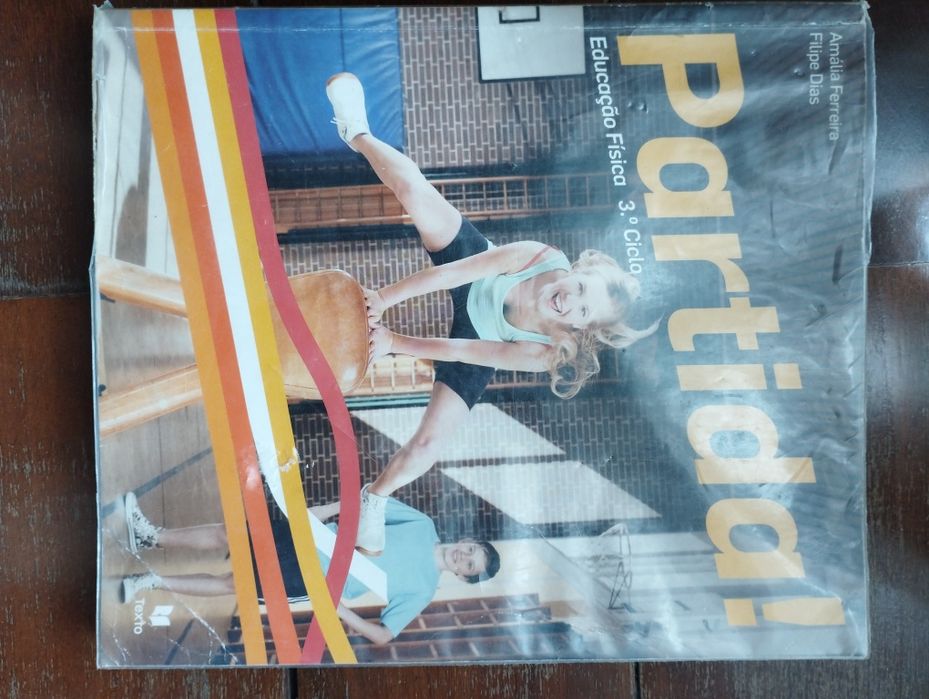 Livro de educação física "Partida!" De 3° Ciclo