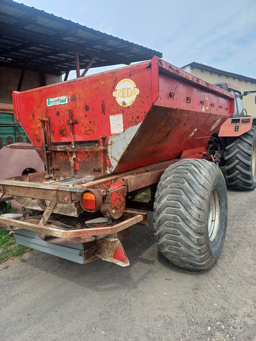 Rozsiewacz wapna bredal b52A rcw