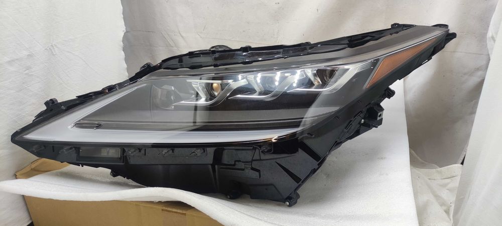 Фара оригинал бу   Lexus RX350h 2019- EU 8118548G00 на 4 ЛИНЗЫ