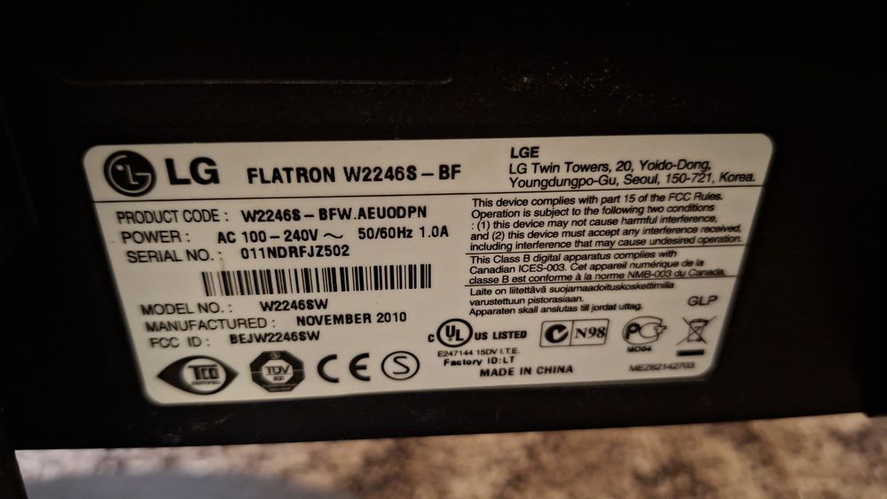 Монитор LG Flatron 22"
