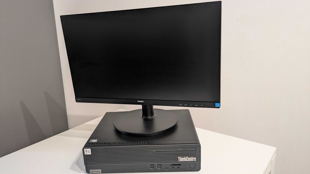 Komputer Lenovo M700 + Monitor Philips (22")