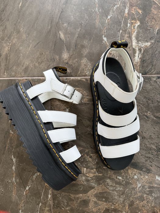 Сандалі Dr. Martens 39