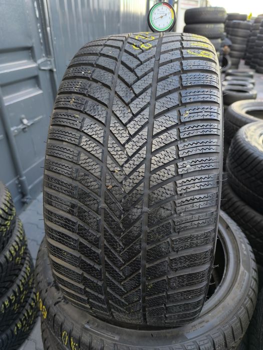#Opona  Bridgestone Blizzak lLM 005 245/35/19 pojedynka