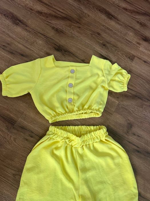 Продам костюм для дівчинки