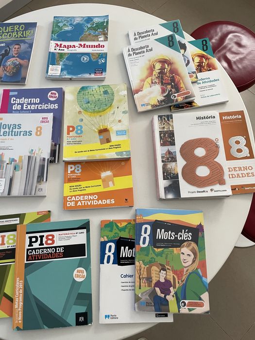 Manuais escolares 8 ano