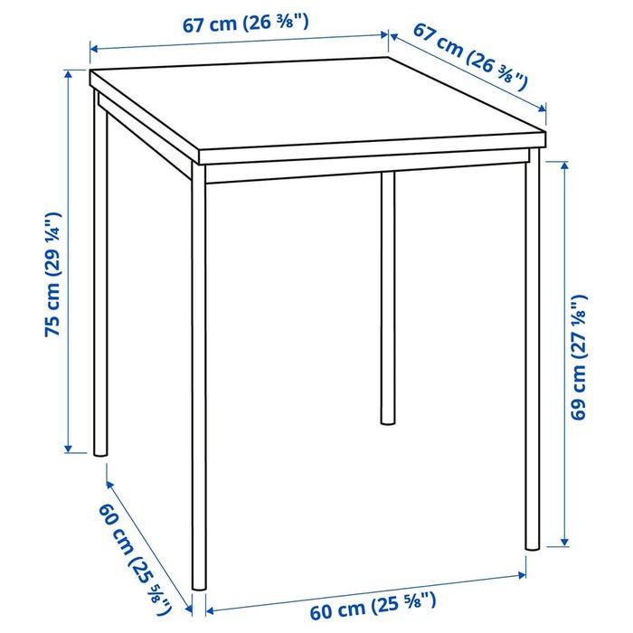 Mesa 67x67 e duas cadeiras, como novas