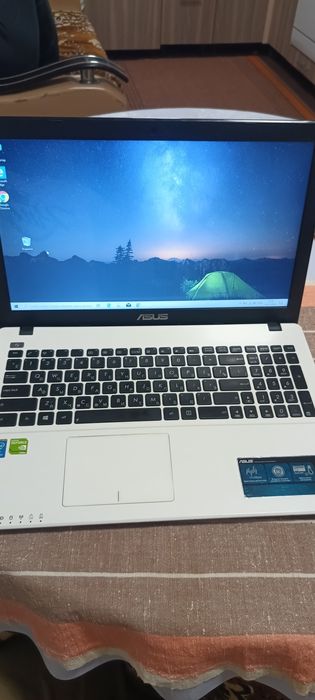 Ноутбук Asus x550c