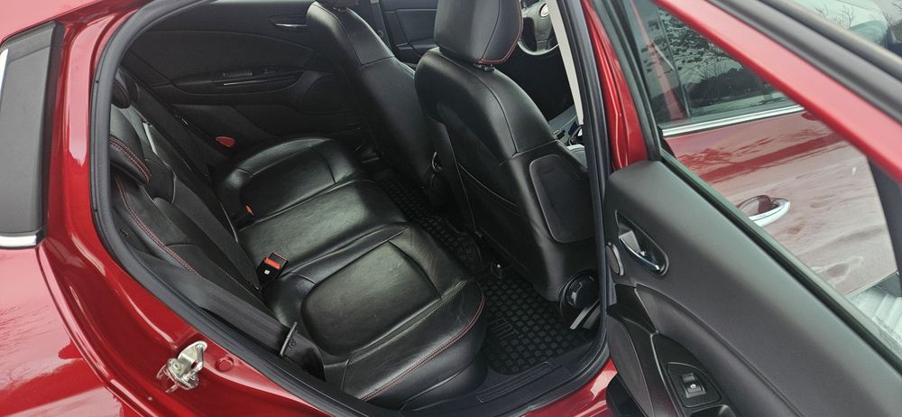 FIAT BRAVO 2013 R 1.6 JTD.KlimaTronik.Skóry.Pdc.Xenon.ZADBANY.Raty..