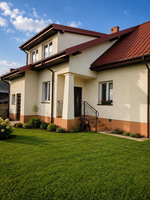 Dom z poddaszem użytkowym (gospodarstwo), dużą działką i zabudowaniami