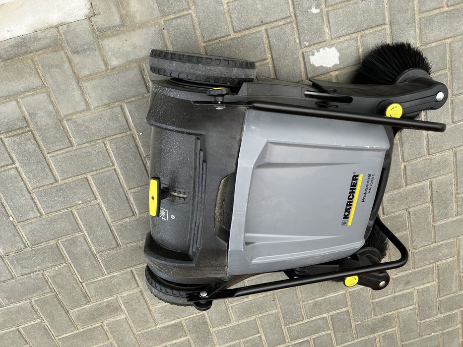Vassoura manual Karcher  km70 com dois braços