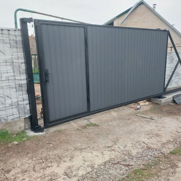 Автоматичні ворота відкатні, розстібні, секційні, рулонні, ролетні