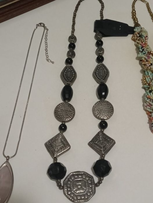 Três belos colares