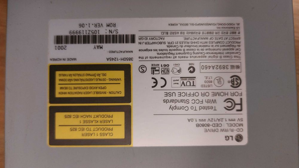 Stacja dyskietek napęd cd-rom pamięć ram zasilacz taśmy