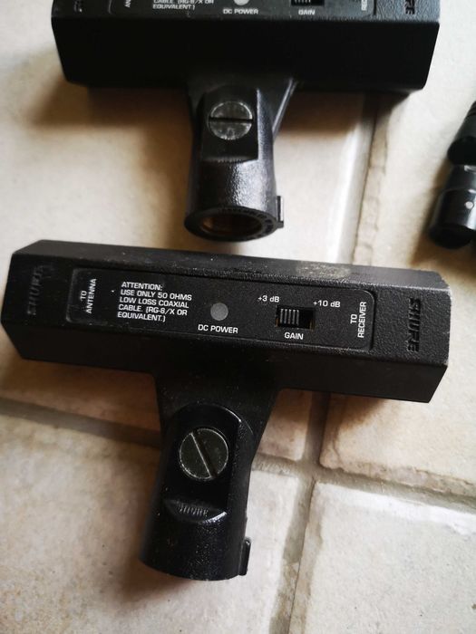 Wzmacniacz do mikrofonu Shure AU830A antena wtyczki