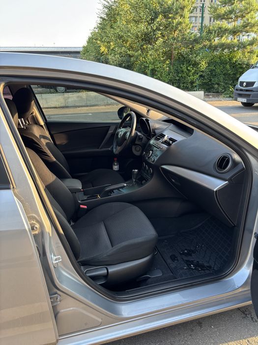 Продам автомобиль Mazda 3