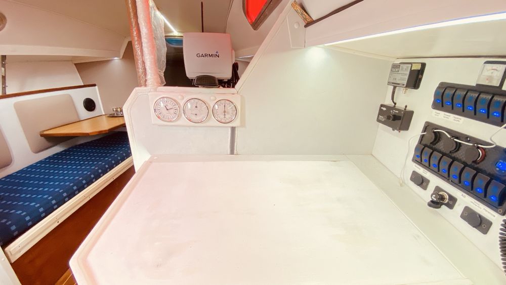 Яхта Colvic UFO 27