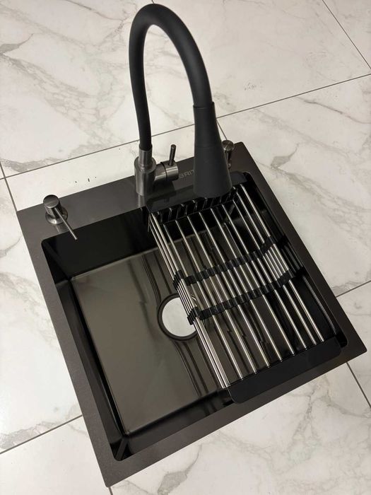 Мийка для кухні Britc 5050 PVD і гнучкий змішувач з нержавіючої сталі.