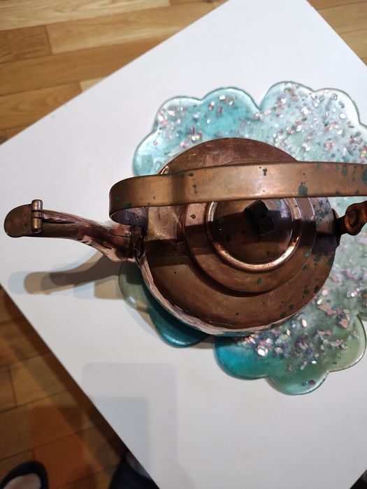 Stary miedziany czajnik starocie